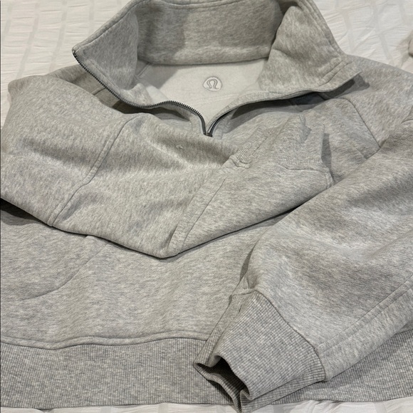 Lululemon Athletica Women's Gray Zip-Up SweatShirt - Picture 2 of 4